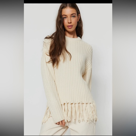 European Chic Fringed Knit Sweater - Picture 3 of 4